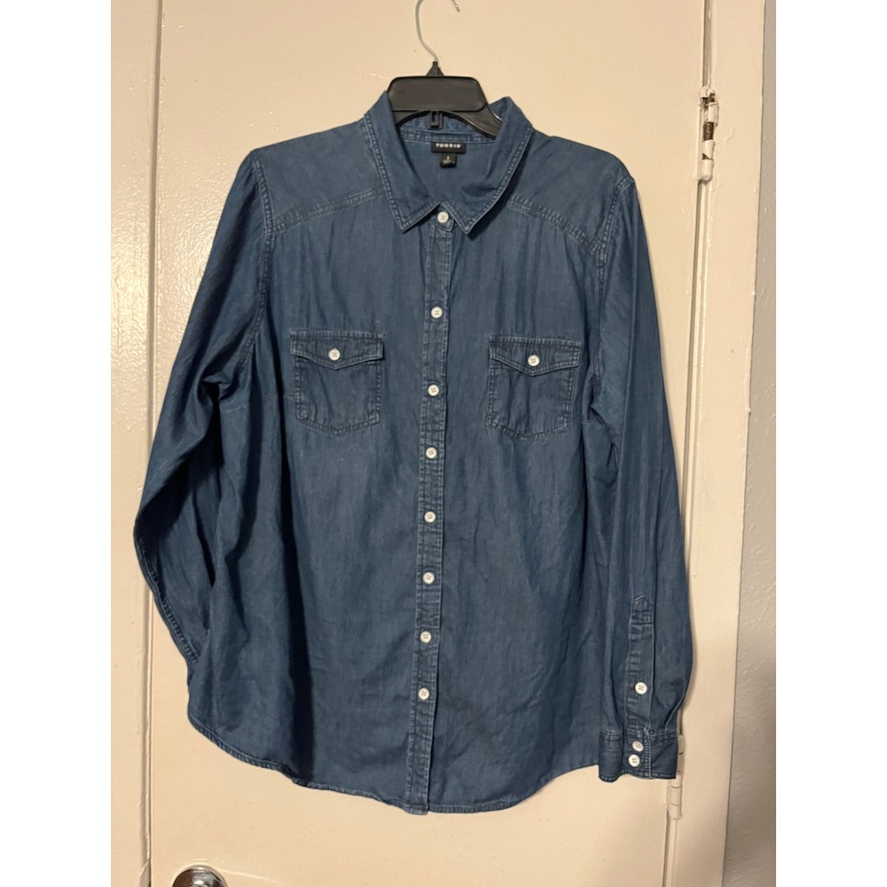 Torrid Womens Blue Denim Button Down Shirt Long‎ Sleeve Plus Size 1 Medium Wash